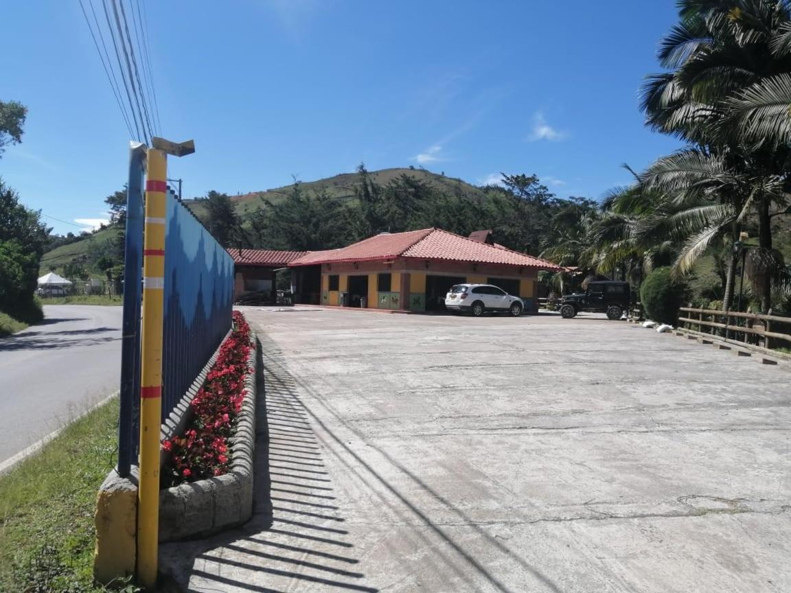 Hotel El Potrillo El Penol  Buitenkant foto